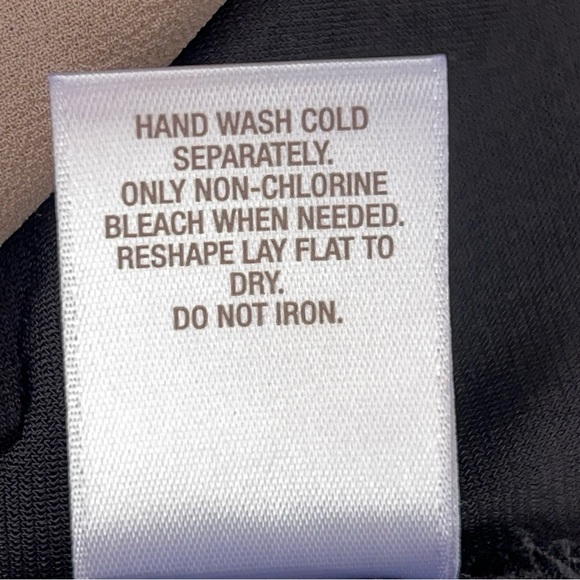 Petite Large Dressbarn Black Ivory Mesh Lace Front Sleeveless Top Keyhole Neck - Picture 13 of 13